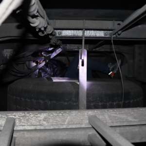 Cetățean sirian ascuns pe șasiul unui autocamion, depistat în P.T.F. Calafat