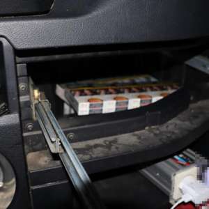 Peste 11.000 de țigarete descoperite ascunse într-un autocamion, în P.T.F. Calafat