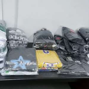 Bunuri susceptibile a fi contrafăcute, în valoare de peste 70.000 lei, descoperite de polițiștii de frontieră giurgiuveni