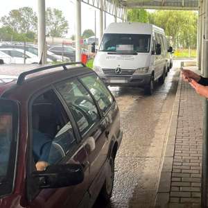 Autoturism radiat din circulație, oprit la ieșirea din țară