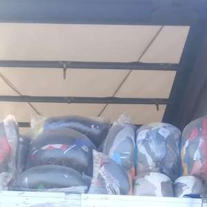 Peste 29 tone de produse second hand, oprite la intrarea în ţară