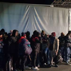 33 de cetăţeni străini depistați ascunși la Nădlac II