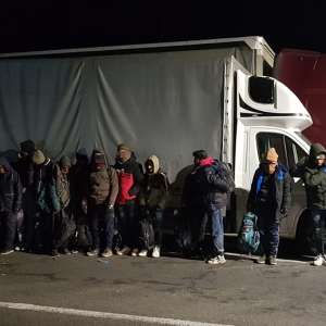 33 de cetăţeni străini depistați ascunși la Nădlac II