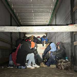 Acțiuni intense la Nădlac II, la sfârșitul săptămânii: 106 cetăţeni străini depistați ascunși, în patru mijloace de transport