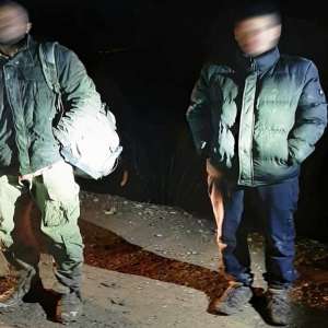 Migrant palestinian şi călăuză din Sudan, cercetaţi de poliţiştii de frontieră ieşeni