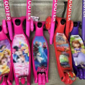 Bunuri susceptibile a fi contrafăcute, de aproximativ 1.000.000 lei, depistate în Portul Constanța