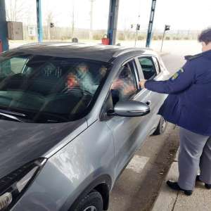 Autoturism radiat din circulație, descoperit în trafic