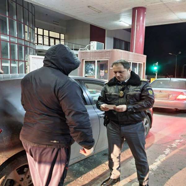 La volan cu permis fals de conducere
