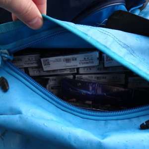 Peste 64.000 de țigarete descoperite ascunse într-un autoturism, în P.T.F. Calafat