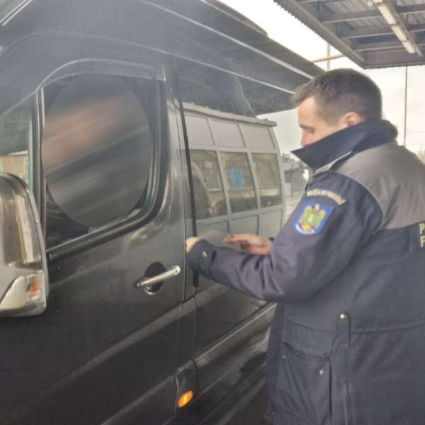 Talon I.T.P. fals descoperit la controlul de frontieră
