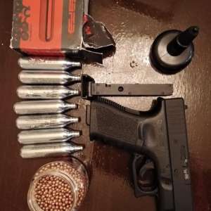 47 de inculpați reținuți ca urmare a perchezițiilor efectuate în dosare privind traficul de migranți