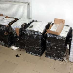 Focuri de armă pentru reținerea unui cetățean ucrainean prins făcând contrabandă cu ţigări la frontiera de nord