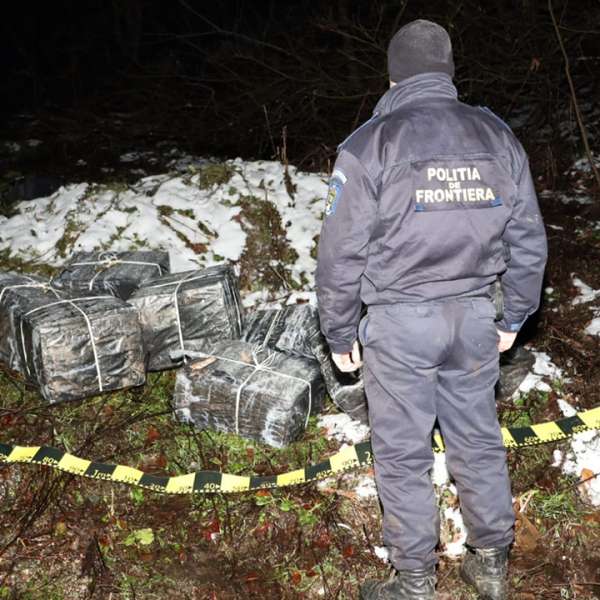 Focuri de armă pentru reținerea unui cetățean ucrainean prins făcând contrabandă cu ţigări la frontiera de nord