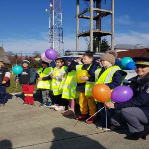 Câinele Athos a prins ,,infractorul”, spre deliciul a peste 100 de copii, veniți în vizită la Poliția de Frontieră Sighetu Marmației