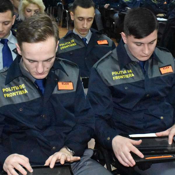 Formatori certificaţi din cadrul Institutului Auschwitz, la Şcoala Oradea. Seminar dedicat agenţilor de poliţie de frontieră în formare