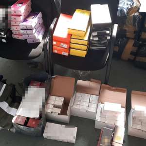 Peste 8.000 de bunuri nedeclarate ori susceptibile de a fi contrafăcute, descoperite în P.T.F. Giurgiu