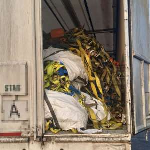 Peste 23 de tone de deşeuri, oprite la Nădlac II