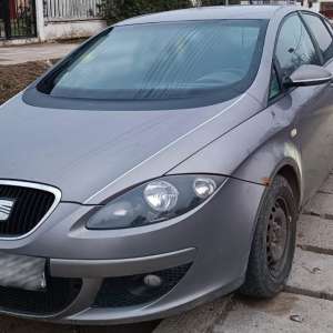 La intersecție de drumuri cu autoturism radiat din circulație