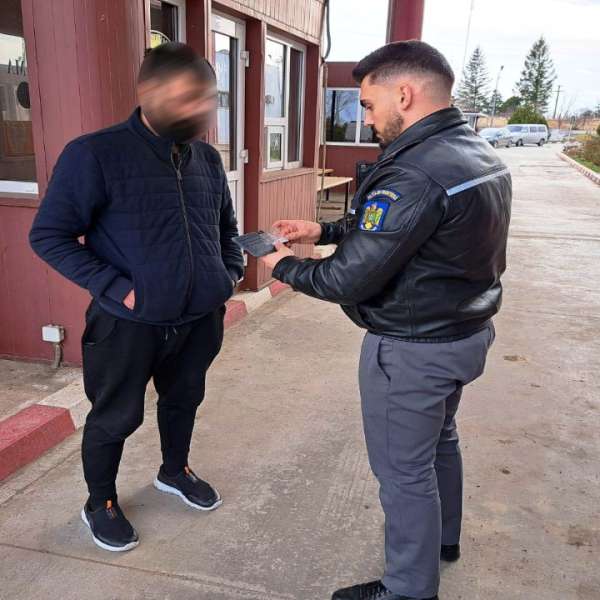 Permis fals de conducere cumpărat cu 250 de euro
