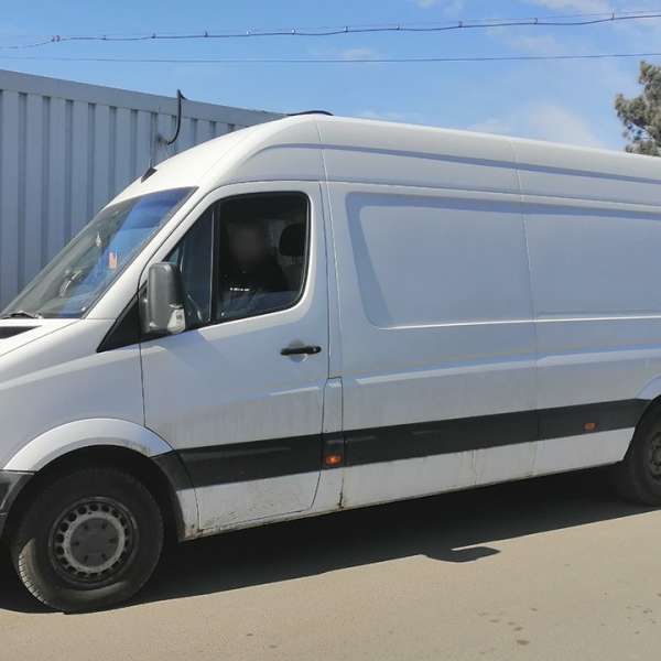 Tânăr cu permis suspendat, încercând să realizeze operațiuni comerciale
