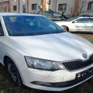 Autoturism furat din Muntenegru, descoperit la Albița