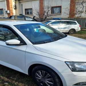 Autoturism furat din Muntenegru, descoperit la Albița