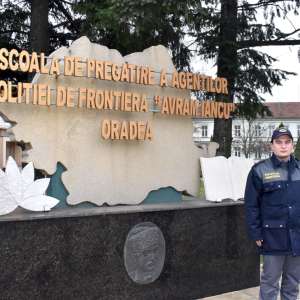 Un elev model pentru noi toți, care își dorește să ajungă polițist de fontieră, în locul în care și-a văzut pentru ultima oră mama