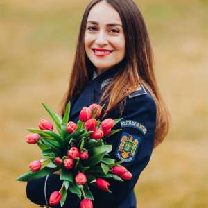 Ești frumoasă, ești puternică, ești profesionistă! Ești unică! Fii tu! Fii primăvară!