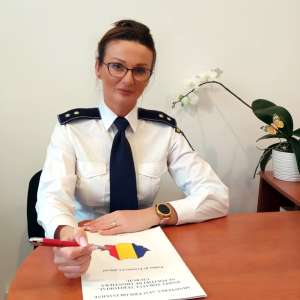 Ești frumoasă, ești puternică, ești profesionistă! Ești unică! Fii tu! Fii primăvară!