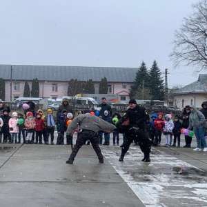 Peste 150 de copii în vizită la Poliția de Frontieră Suceava, în cadrul programului ,,Școala Altfel”