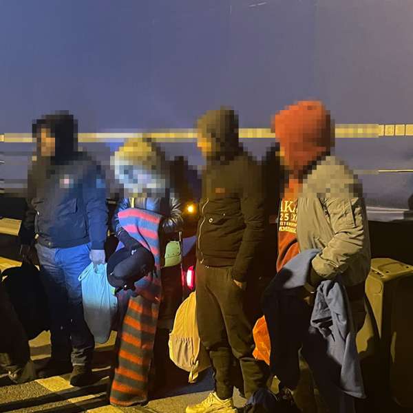 37 de cetăţeni străini depistați ascunși la Nădlac II
