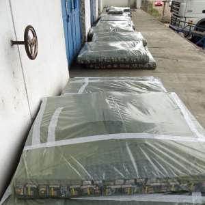 Peste 650.000 de țigarete ascunse în plafonul unei semiremorci, descoperite de polițiștii de frontieră doljeni