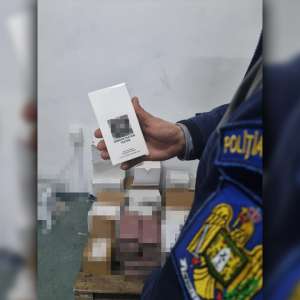 Peste 2.800 de bunuri contrafăcute, estimate la o valoare de aproximativ 650.000 lei, descoperite de polițiștii de frontieră giurgiuveni