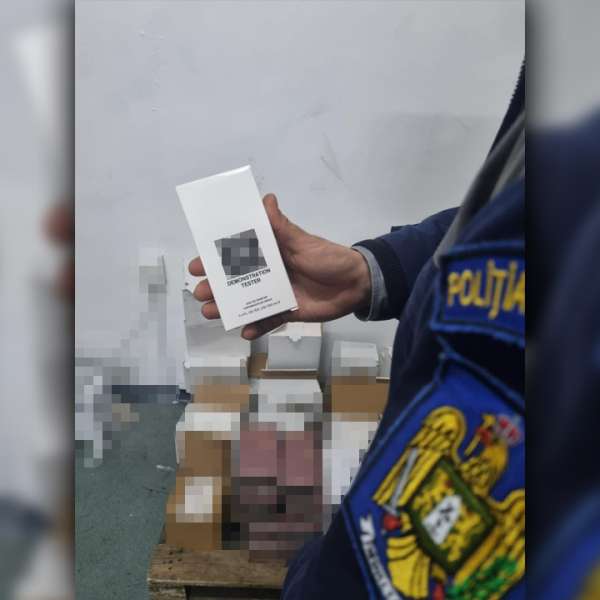 Peste 2.800 de bunuri contrafăcute, estimate la o valoare de aproximativ 650.000 lei, descoperite de polițiștii de frontieră giurgiuveni