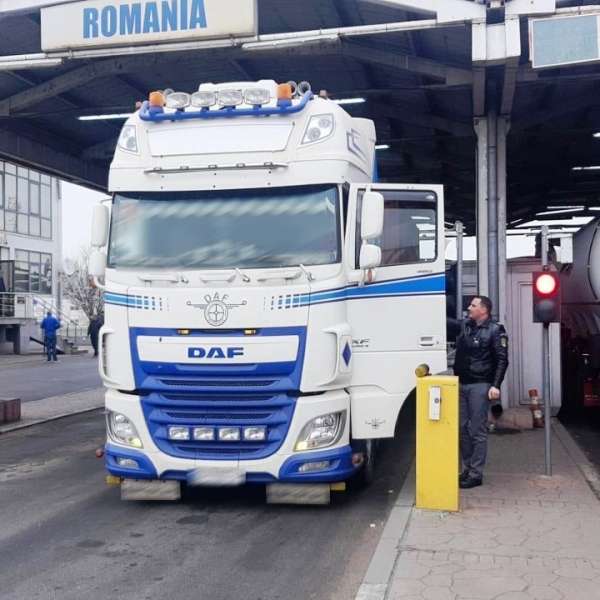 Atestat de competență profesională fals descoperit la frontieră