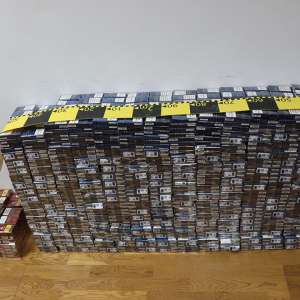 Butoi plin cu ţigări, descoperit de poliţiştii de frontieră suceveni, în albia râului Siret