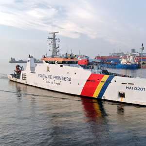 Trei pescadoare depistate la pescuit ilegal în zona economică exclusivă a României în Marea Neagră