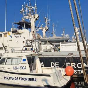 Trei pescadoare depistate la pescuit ilegal în zona economică exclusivă a României în Marea Neagră