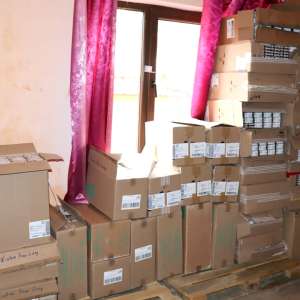 Peste 66.000 pachete țigări, 550.684 lei și sume în valută confiscate în urma a 14 percheziții în Maramureș