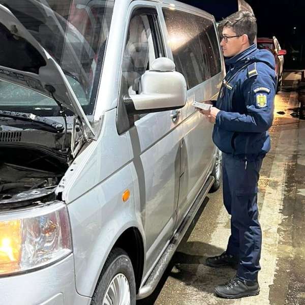 Autoturism căutat de autorităţile olandeze, descoperit de polițiștii de frontieră ieșeni