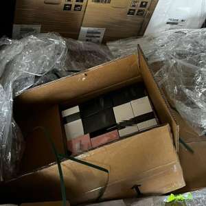 Peste 2.000 de articole de parfumerie, descoperite într-un camion la P.T.F. Giurgiu