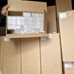 Peste 65.000 pachete de țigări marcate necorespunzător, în valoare de 1.300.000 lei, descoperite de polițiștii de frontieră