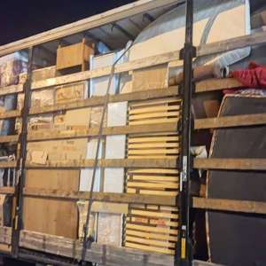 Produse second hand din Italia, oprite la intrarea în țară