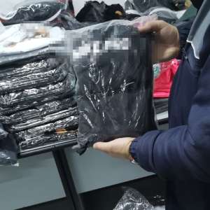 Peste 150.000 de produse contrafăcute, confiscate de poliţiştii de frontieră în primele 3 luni ale anului