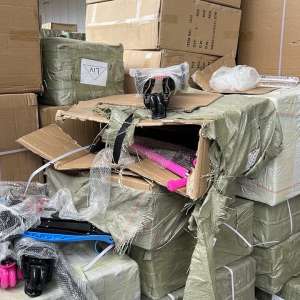 Peste 150.000 de produse contrafăcute, confiscate de poliţiştii de frontieră în primele 3 luni ale anului