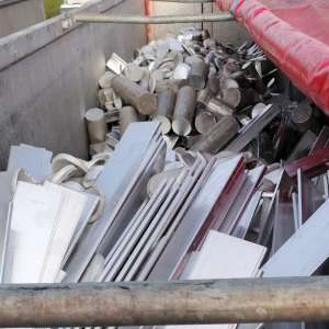 Peste 21 de tone de deşeuri, oprite la Nădlac II