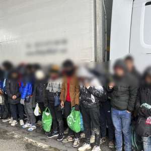 115 de cetăţeni străini, depistați de poliţiştii de frontieră de la Nădlac când încercau să treacă ilegal frontiera