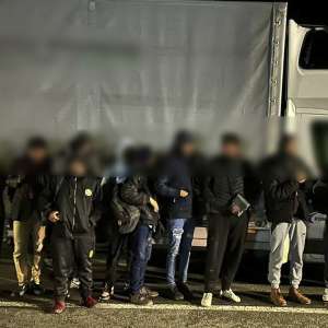 115 de cetăţeni străini, depistați de poliţiştii de frontieră de la Nădlac când încercau să treacă ilegal frontiera