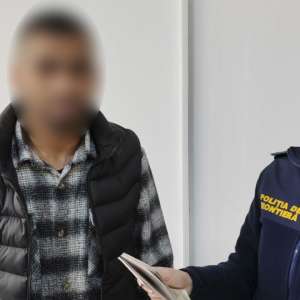 Pasager depistat cu pașaport și carte de identitate false în P.T.F. Giurgiu