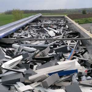 Peste 15 tone de deşeuri, oprite la P.T.F. Nădlac II